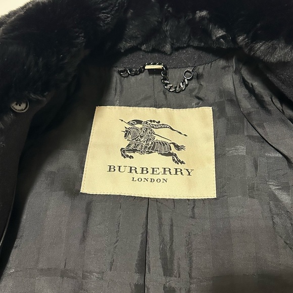 Burberry Wool Coat with Fur Collar - Picture 5 of 7